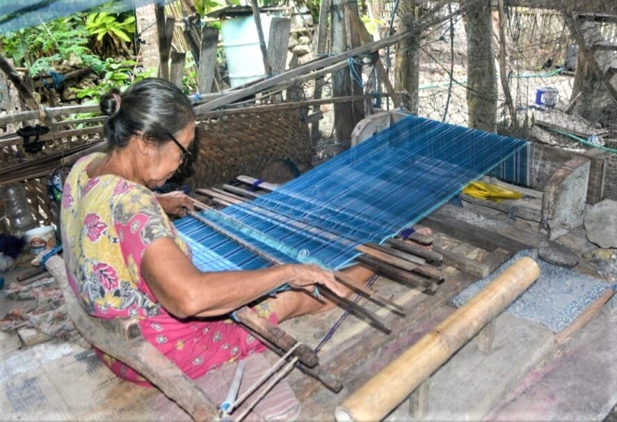Pembuatan Tenun